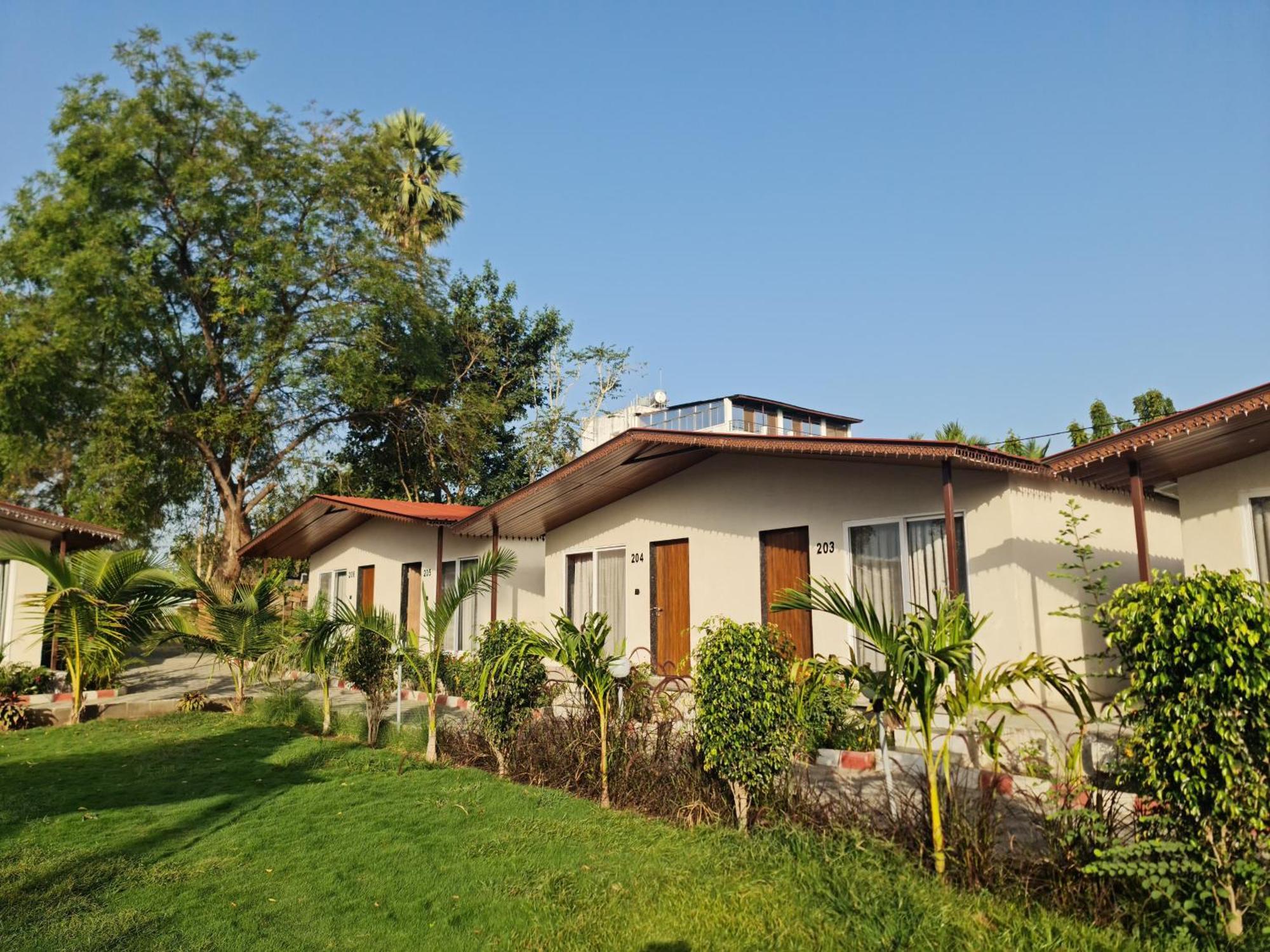 Riverview Tent Resort Kevadia ภายนอก รูปภาพ