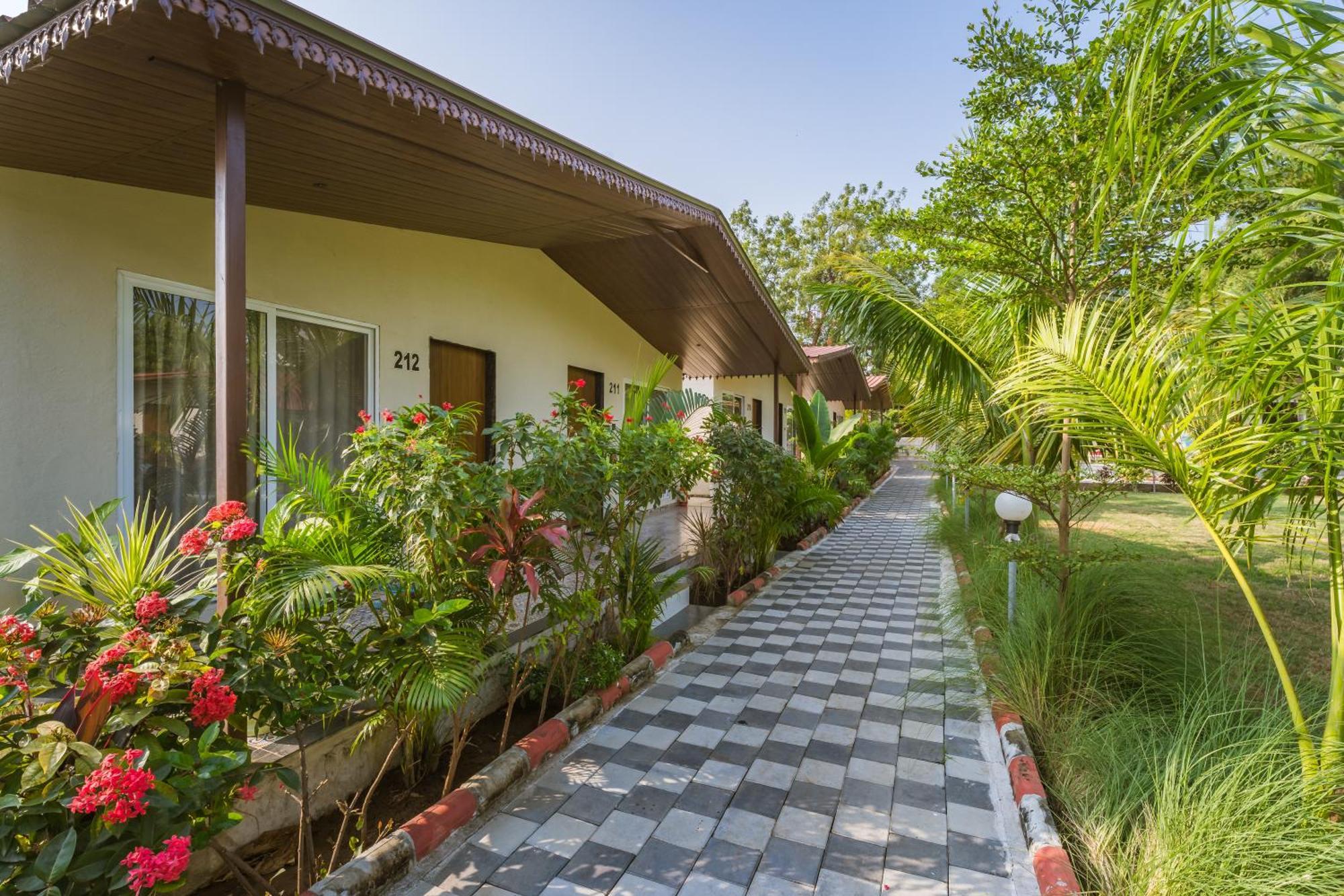 Riverview Tent Resort Kevadia ภายนอก รูปภาพ