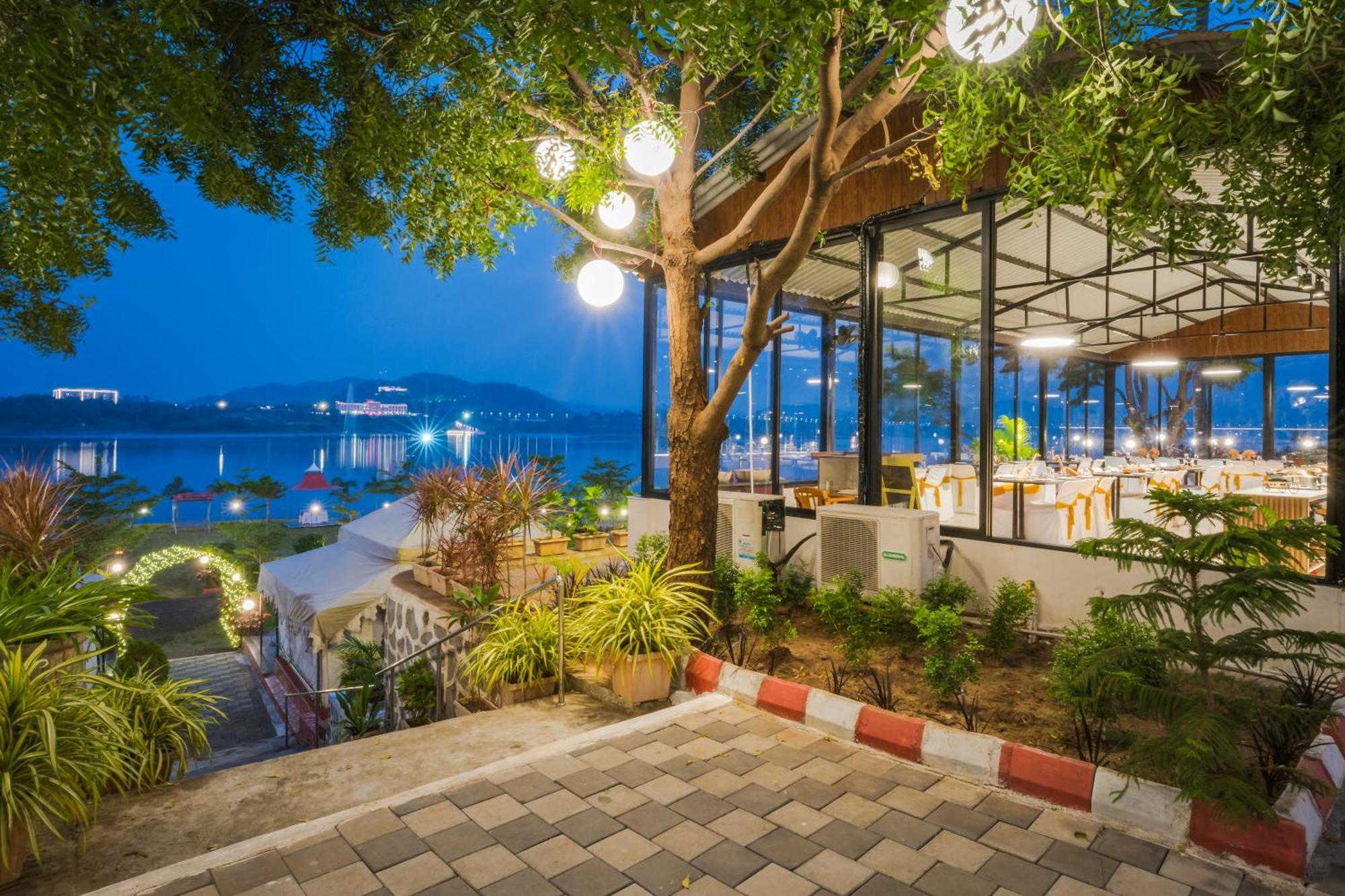 Riverview Tent Resort Kevadia ภายนอก รูปภาพ