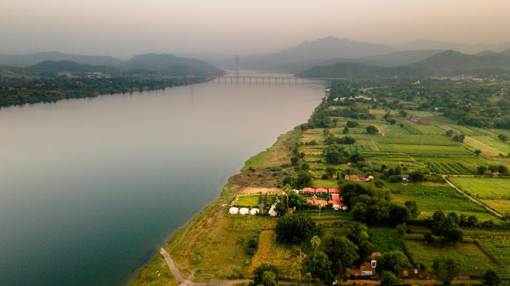 Riverview Tent Resort Kevadia ภายนอก รูปภาพ