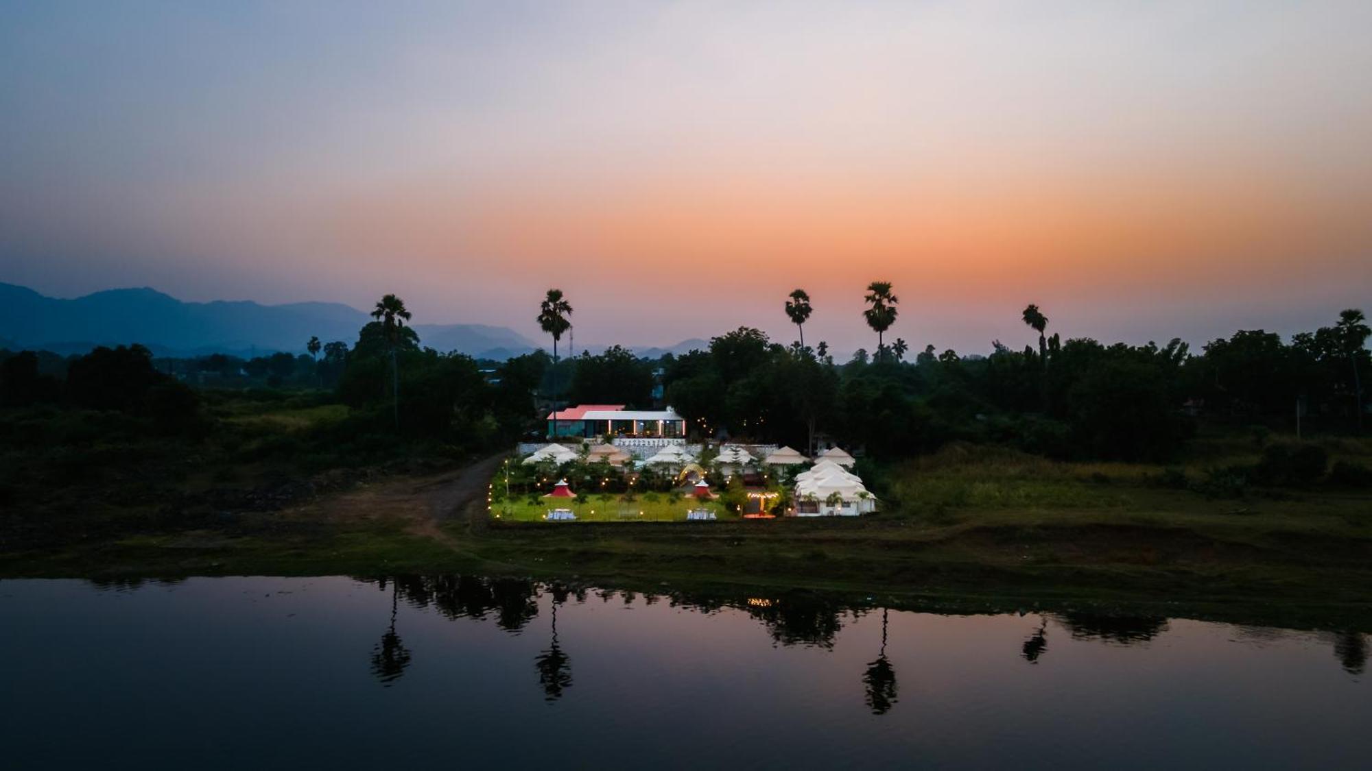 Riverview Tent Resort Kevadia ภายนอก รูปภาพ