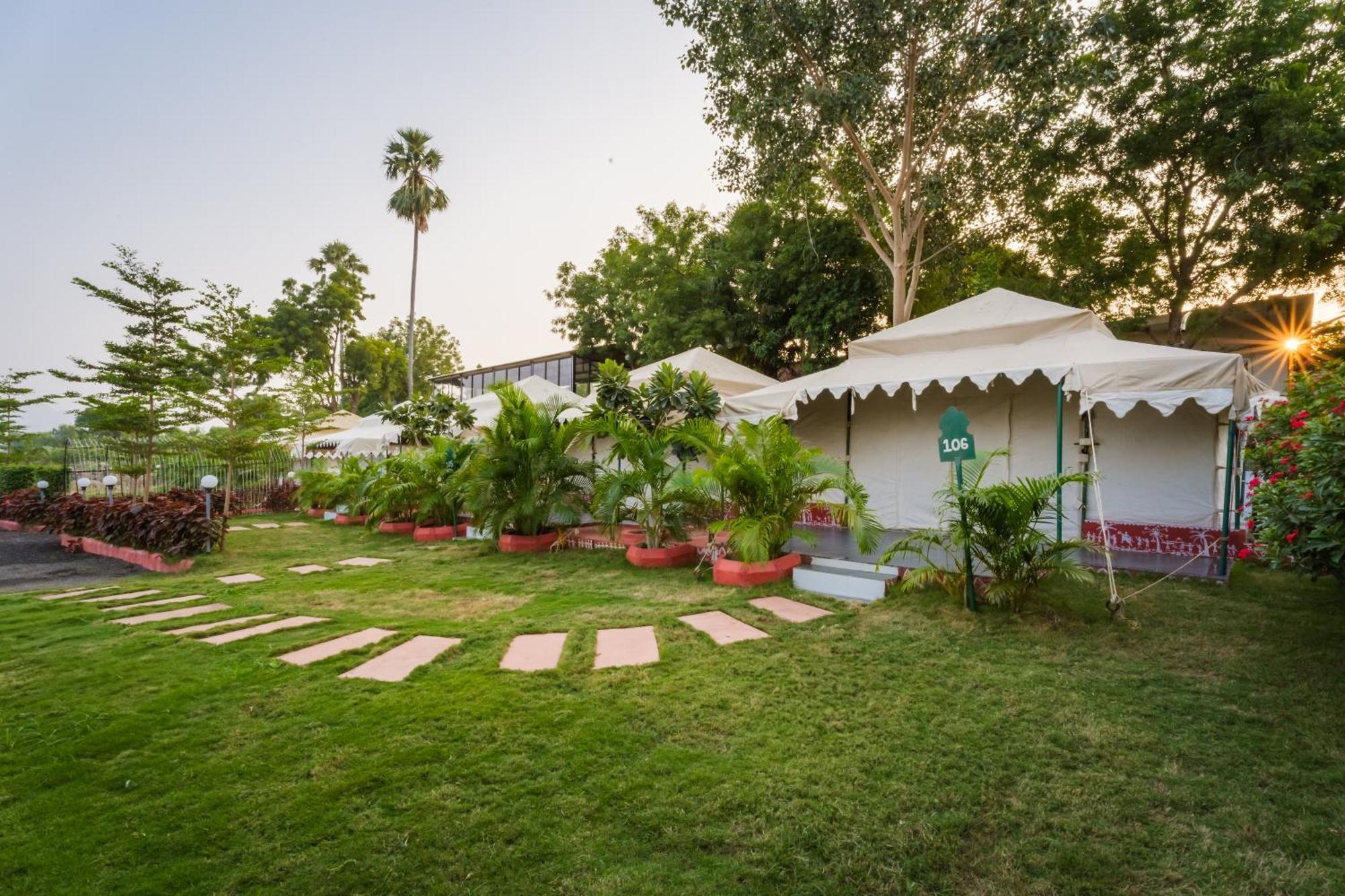 Riverview Tent Resort Kevadia ภายนอก รูปภาพ